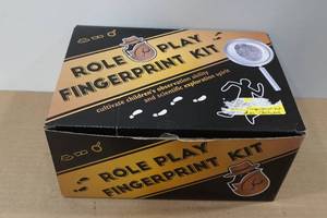lot 198 image: Role Play Fingerprint Childrens Kit