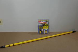 lot 212 image: Light Bulb Changing Kit