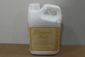 lot 231 image: Tyler Candle Co Laundry Detergent -Limelight 907g