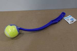 lot 239 image: Biggz Dog Ball Launcher