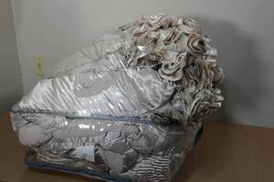 lot 248 image: Tache Home Fashion 6-Piece Satin Floral Comforter Set -King, Beige
