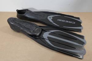 lot 268 image: Cressi Pluma Dive Fins -Size 4.55