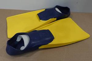 lot 269 image: US Divers Adult Floating Fins -Medium