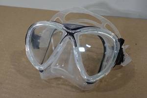 lot 271 image: Cressi Big Eyes Evolution Mask -Clear Black