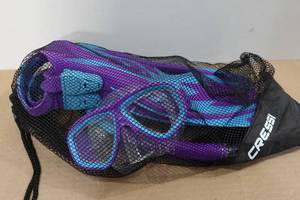 lot 275 image: Cressi Kids Snorkel Set -Fins Size SM