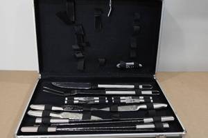 lot 295 image: Sharper Image Cutlery Set