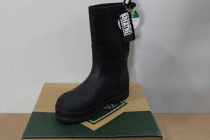 lot 317 image: Muck Boots All Conditions Chore Boots -Mens 7, Womens 8