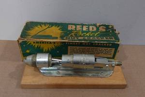 lot 335 image: Vintage Reeds Rocket Nut Cracker Model R-300