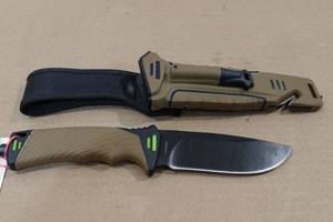 lot 343 image: Stat Gear 440 Stainless Steel Hunting Knife