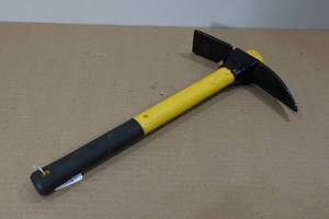 lot 351 image: Ludell Co Pick Axe