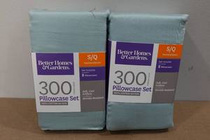 lot 359 image: 2-Sets Better Homes & Gardens StandardQueen Pillowcases