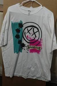 lot 377 image: Blink 182 T-Shirt -XXL