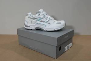 lot 381 image: Vionic 23Walk Shoes -Size 8.5