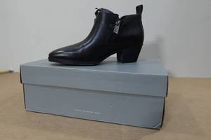 lot 383 image: Vionic Womens Cecily Leather Ankle Boots -Size 6