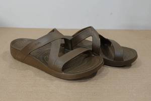 lot 390 image: Nuusole Womens Hailey Rubber Slides -Size 9