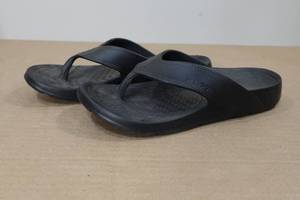 lot 392 image: Nuusole Unisex Rubber Sandals -Mens 9, Womens 10