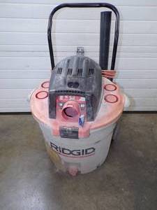 lot 13 image: Ridgid Shop Vac