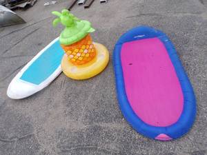 lot 25 image: Inflatable Towable Water Toys 2 Loungers and Cooler