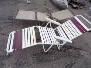 lot 20 image: Pair of Lounge Chairs