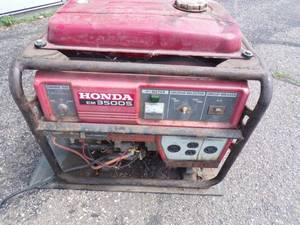 lot 16 image: Honda Generator