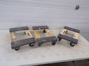 lot 40 image: 3 Moving Carts
