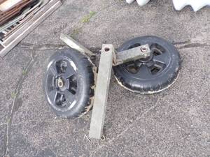 lot 6 image: Cantilever Boat Lift Wheels