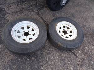 lot 48 image: Pair of Trailer Rims with Tires 78 - 14ST
