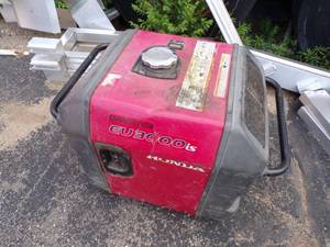 lot 54 image: Honda Inverter EU3000is  needs Carburetor