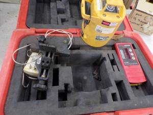 lot 62 image: David White Auto Lazer 2110 with Case