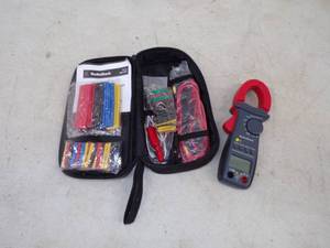 lot 69 image: Digital Clamp on ACDC Multimeter