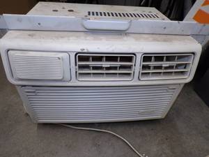 lot 72 image: Air Conditioner