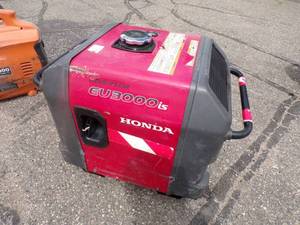 lot 78 image: Honda Inverter EU3000is