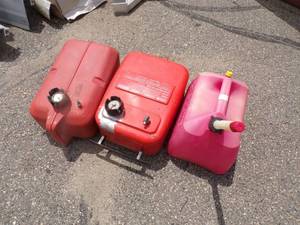 lot 98 image: Pair of Marine Gas Tanks and 5 Gallon Tank