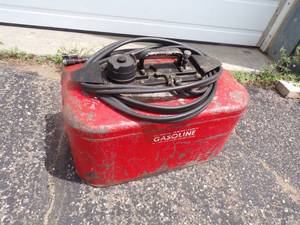 lot 122 image: Dual Line Marine Gas Tank with Dual Hose