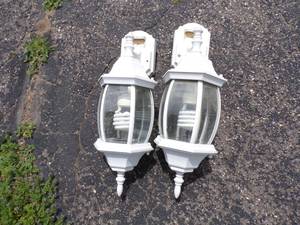 lot 123 image: Pair of Exterior Porch Lights