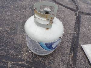 lot 128 image: 20# Propane Tank