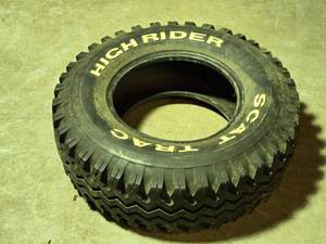 lot 12 image: Lightly Used Tire Scat Trac 31x10.50-15 LT