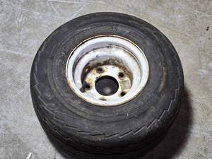 lot 19 image: Used Tire and Rim Deestone 18.5x8.5