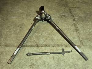 lot 27 image: Weight Distribution Hitch - Needs Mounts for Trailer