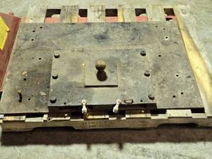 lot 29 image: Large and Heavy Gooseneck Hitch