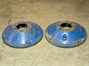 lot 37 image: Truck Tire Spacers