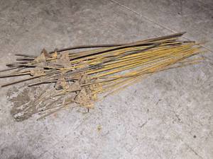lot 61 image: Lot of 29 Fence Posts