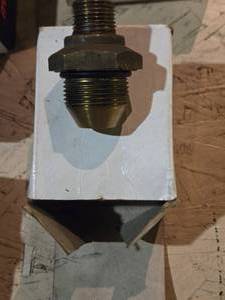 lot 82 image: Bendix 107800 Air Brake Valve