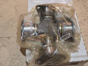 lot 107 image: Meritor CP279X U Joint