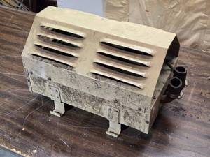 lot 114 image: Short Hurri-Hot Bus Heater