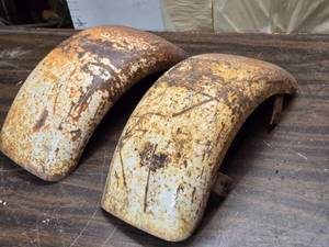 lot 144 image: Small Trailer Fenders
