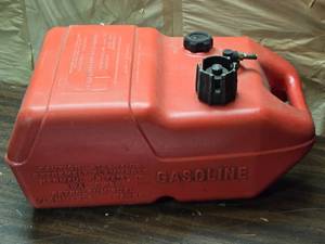 lot 180 image: Boat Motor Gas Tank