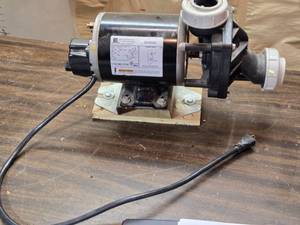 lot 190 image: Hot Tub Water Pump (Untested)
