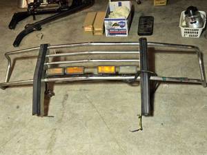 lot 192 image: Pickup Truck Brush Grill Guard