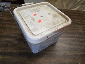 lot 209 image: 32 Pound Pail of Roofing Nails